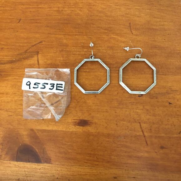 Marlyn Schiff Octagon Hoop Dangle Earrings Silver Tone Minimalist Geometric NIP - Picture 6 of 7